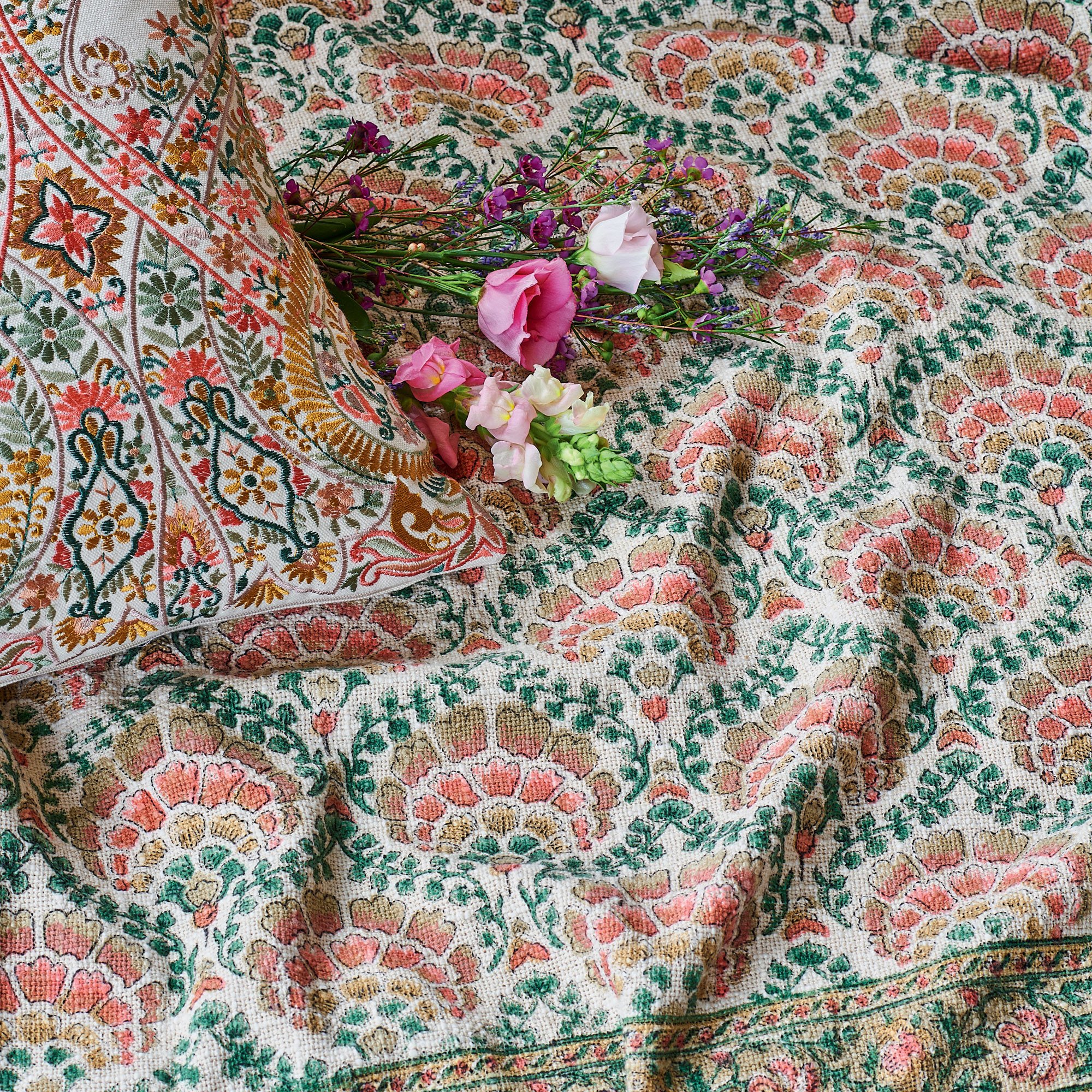 Jeté de canapé Aux portes du palais Imprimé ornemental kalamkari