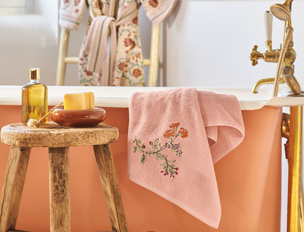 Linge de bain brodé Les délicates Broderie motif floral