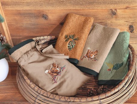 Lot de 3 serviettes invité Forêt hivernale 3 motifs hivernaux brodés