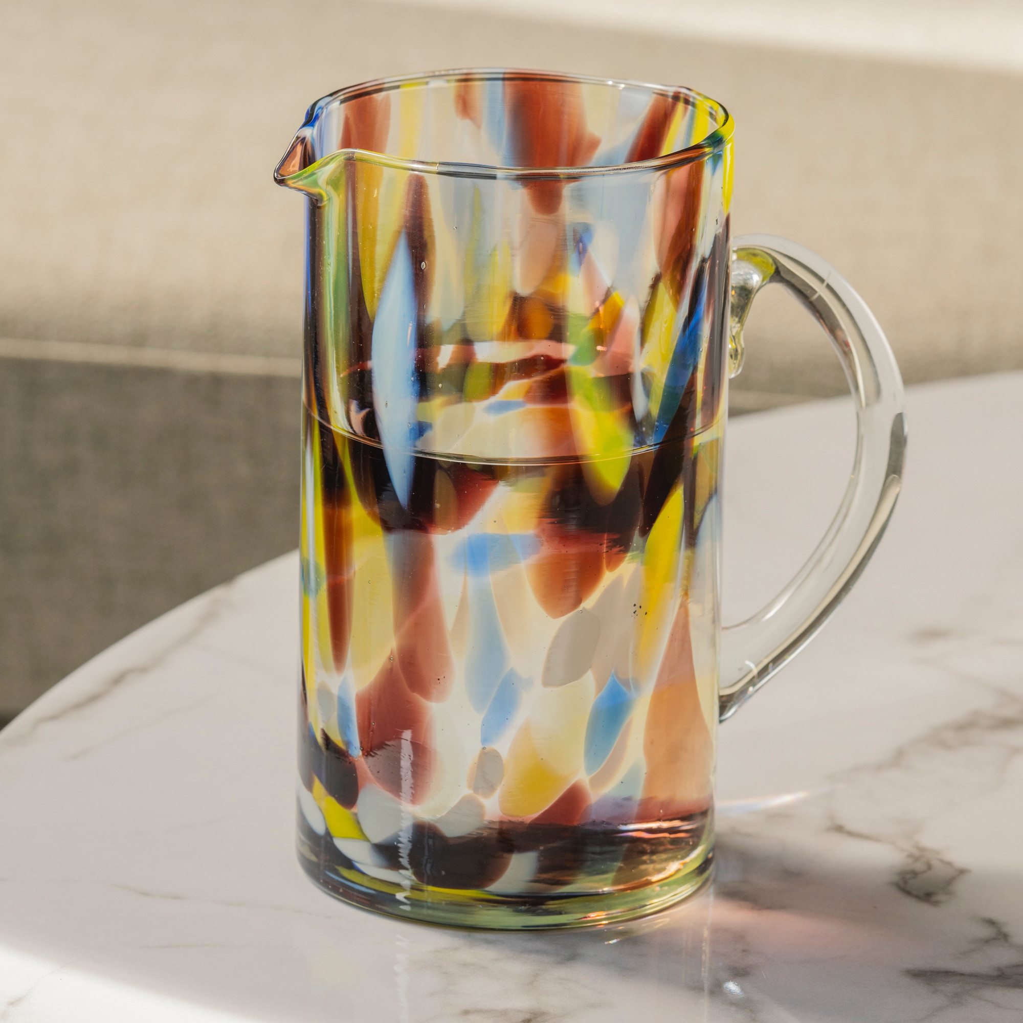 Pichet en verre Au gré des canaux Motifs artistiques multicolores