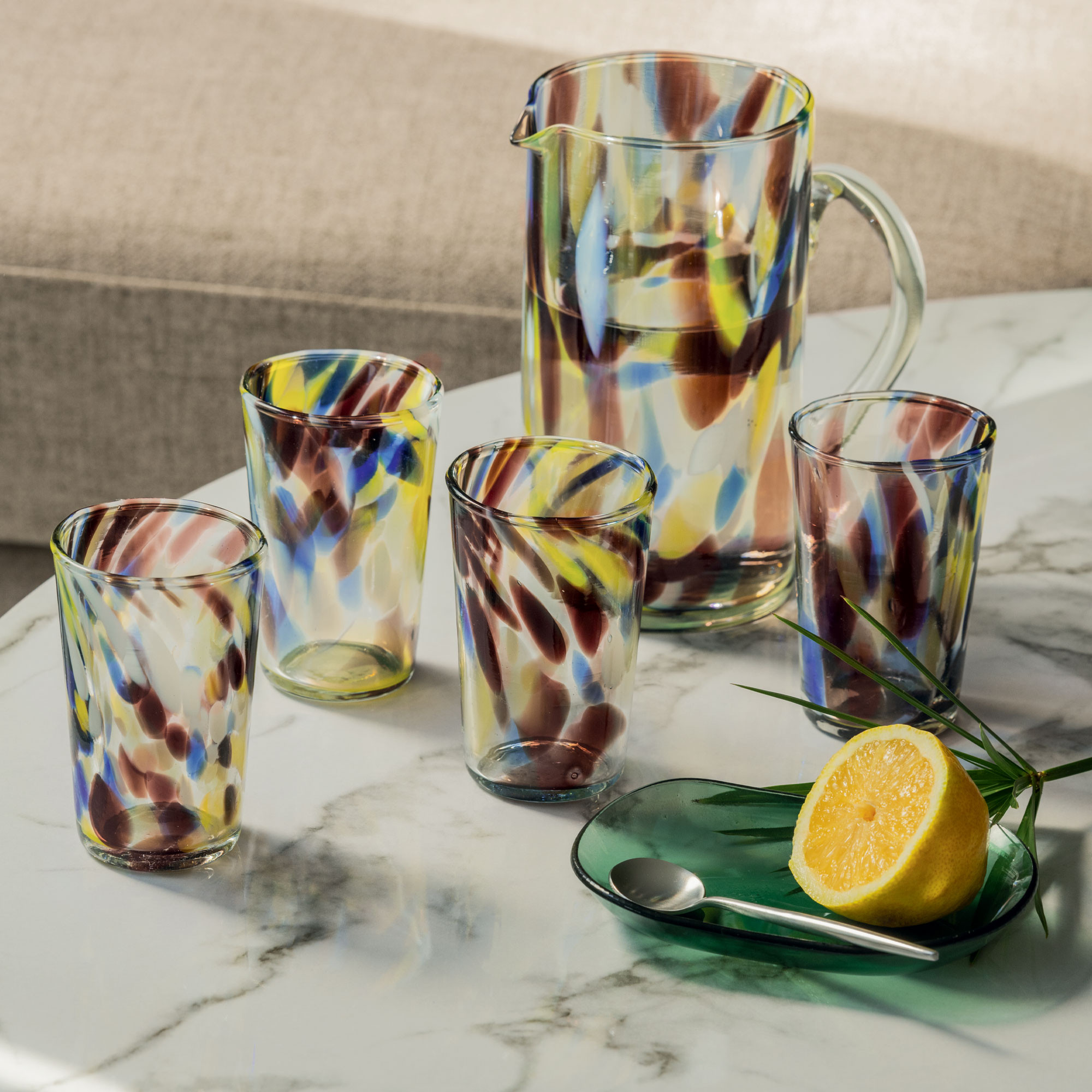 Pichet en verre Au gré des canaux Motifs artistiques multicolores