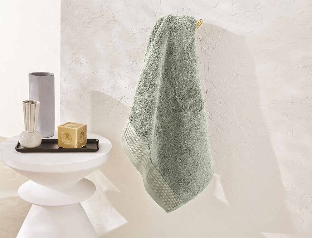 Serviette de bain vert amande