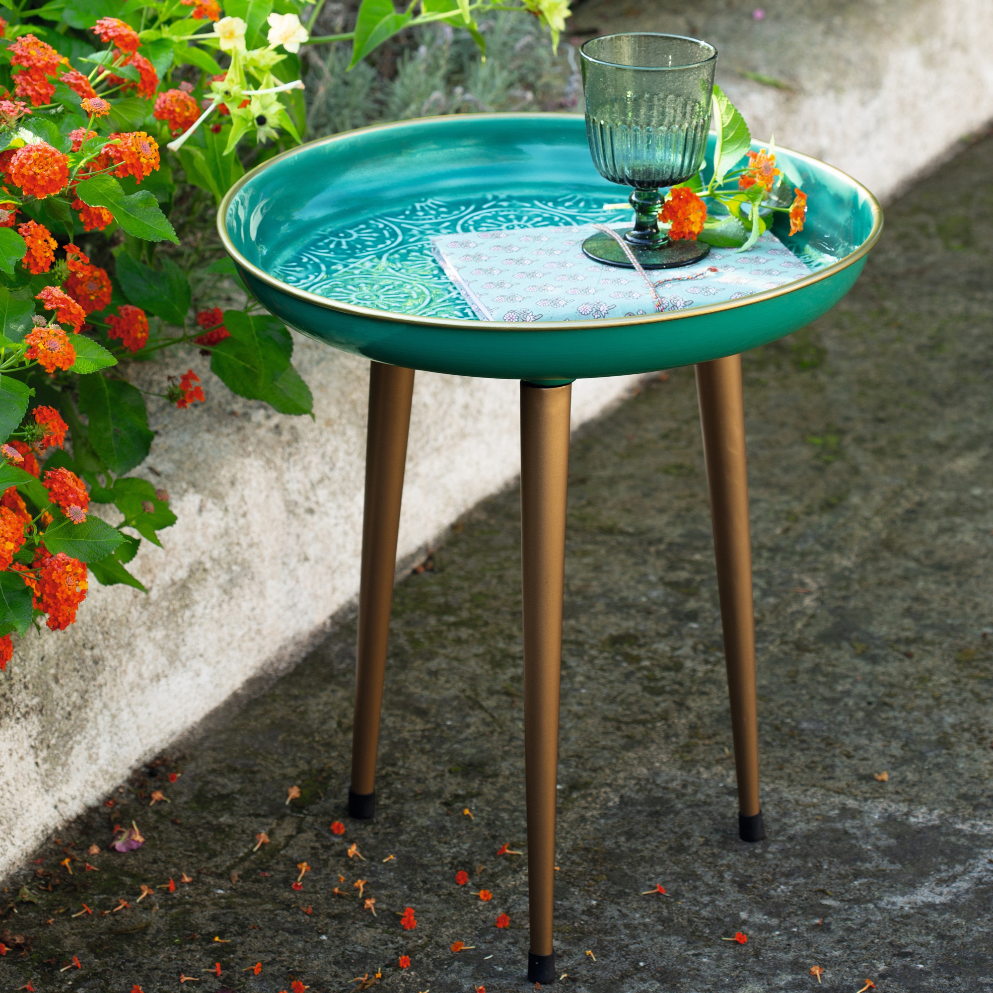 Table basse Myriade Fleurie Plateau au métal martelé bleu céruléen